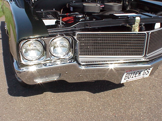 GSHeadlightBezel.jpg (87823 bytes)