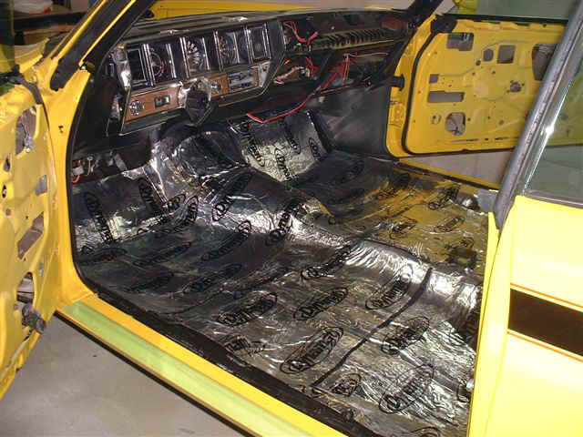 LS1GSXInt.jpg (94162 bytes)